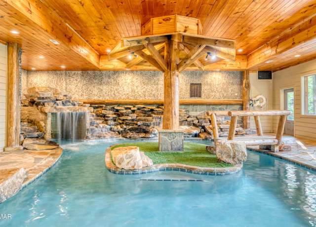 Property at 809 Pinecrest Way, Sevierville, TN 37862, 6 beds, 6.5 baths