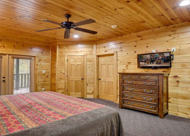 Property at 604 Park Vista Way, Gatlinburg, TN 37738, 5 beds, 5 baths