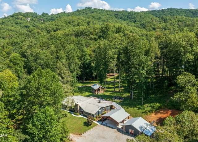 Property at 2050 E Millers Cove Rd, Walland, TN 37886, 7 beds, 5.5 baths