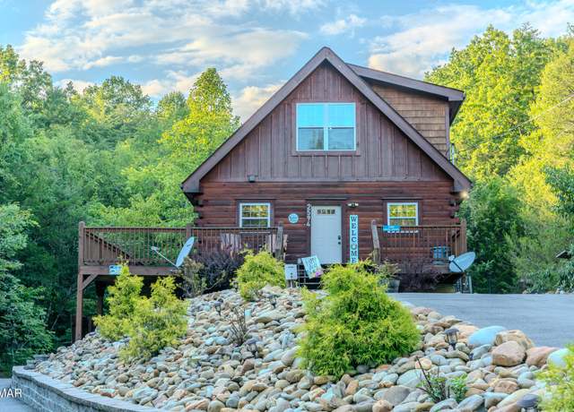 Property at 2594 Windfall Estates Drive Dr, Sevierville, TN 37876, 3 beds, 3 baths