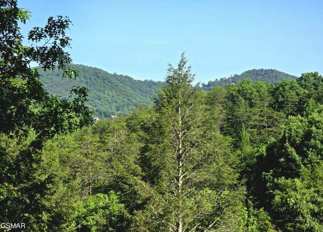 Property at 2011 Ridgecrest Loop Ln, Sevierville, TN 37876, 1 bed, 1 bath