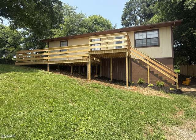 Property at 525 Freeman Ave, Newport, TN 37821, 5 beds, 1 bath