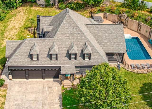 Property at 105 Burning Oaks Dr, Sevierville, TN 37876, 3 beds, 4.5 baths