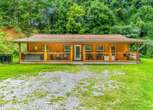 Property at 903 Johns Branch Rd, Gatlinburg, TN 37738, 2 beds, 2 baths