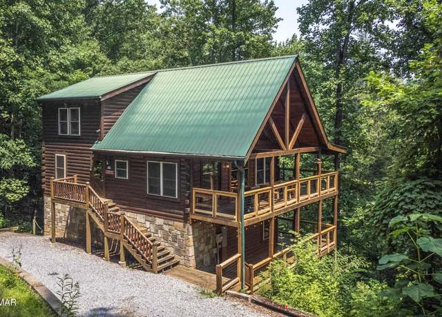 Property at 4144 Burning Tree Ln, Sevierville, TN 37862, 3 beds, 3.5 baths