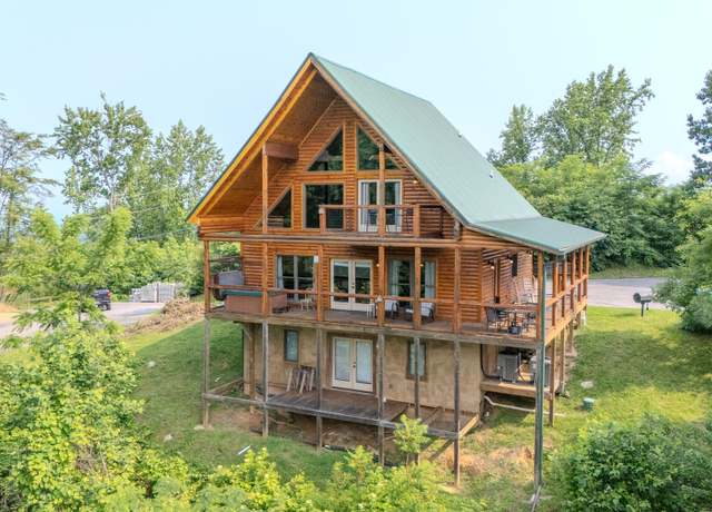 Property at 810 Kings Way, Gatlinburg, TN 37738, 2 beds, 2 baths