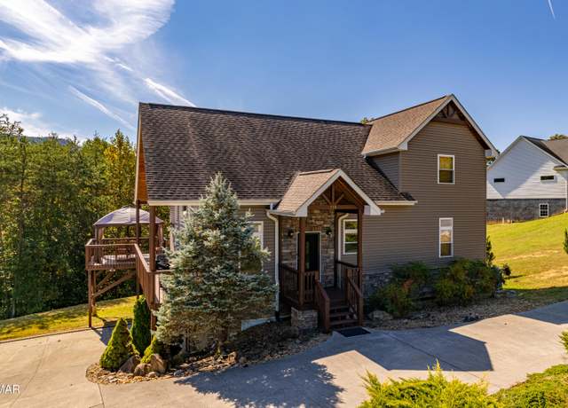 Property at 150 Burning Oaks Dr, Sevierville, TN 37876, 3 beds, 4.5 baths
