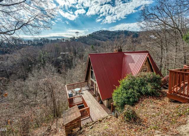 Property at 1125 Lower Alpine Way Way, Gatlinburg, TN 37738, 4 beds, 3 baths