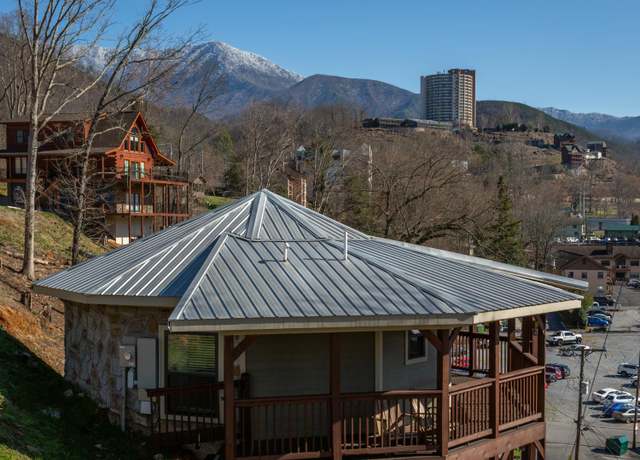 Property at 145 W Holly Ridge Rd, Gatlinburg, TN 37738, 1 bed, 2 baths