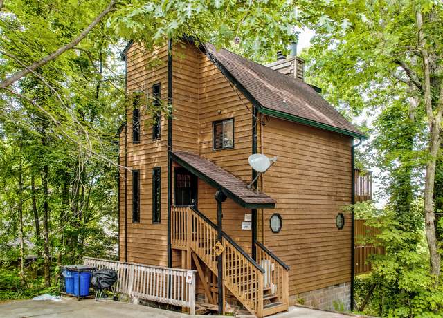 Property at 1452 N Arbon Ln, Gatlinburg, TN 37738, 1 bed, 1.5 baths