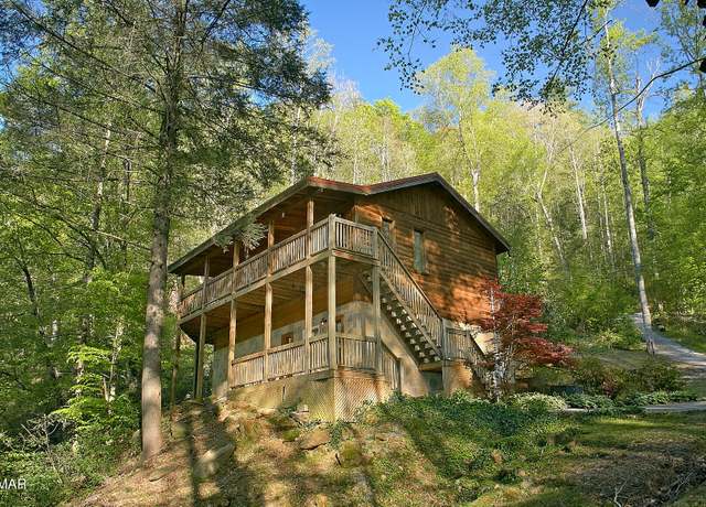 Property at 2246 Cove Creek Dr, Sevierville, TN 37862, 1 bed, 2 baths
