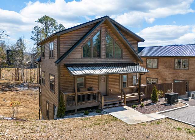 Property at 2848 Sequoia Rd, Pigeon Forge, TN 37863, 4 beds, 4.5 baths