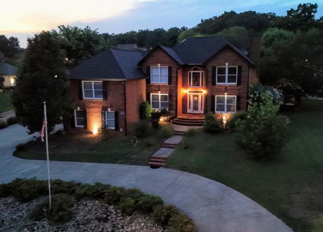 Property at 1201 Brair Lea Dr, Sevierville, TN 37862, 4 beds, 2.5 baths