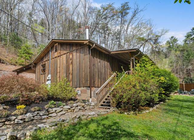 Property at 3767 Knight Hollow Rd, Sevierville, TN 37876, 3 beds, 2 baths