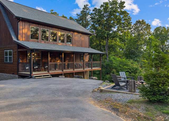 Property at 834 Pine Top Ln, Gatlinburg, TN 37738, 3 beds, 3.5 baths