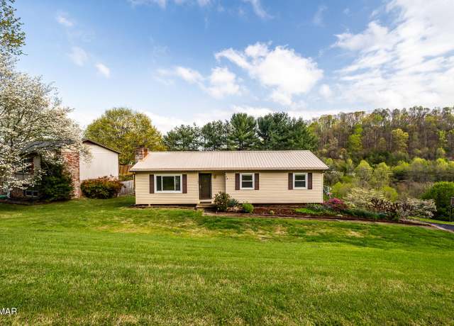 Property at 133 Lancaster Dr, Kingsport, TN 37663, 4 beds, 3 baths