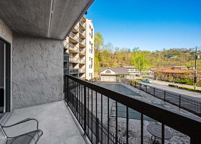 Property at 306 Baskins Creek Rd Unit 206, Gatlinburg, TN 37738, 1 bed, 1 bath
