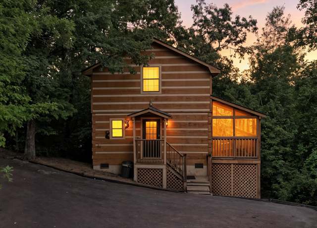 Property at 641 Kings Hills Blvd, Pigeon Forge, TN 37863, 1 bed, 1 bath