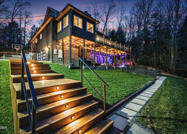 Property at 2210 Woodcock Trl, Sevierville, TN 37876, 5 beds, 6 baths
