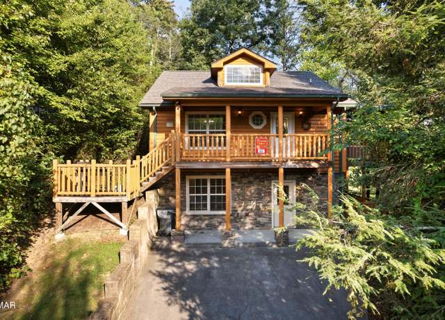 Property at 2602 Stonebrook Dr, Pigeon Forge, TN 37863, 3 beds, 4 baths