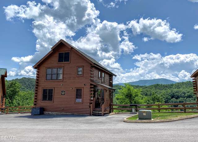 Property at 2866 White Oak Ridge Ln, Sevierville, TN 37862, 2 beds, 3 baths
