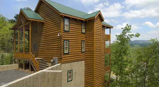 Photo of 4731 Nottingham Heights Way, Pigeon Forge, TN 37863
