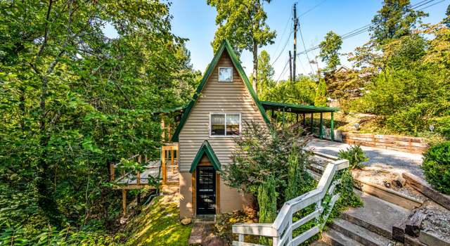 Photo of 602 Ridge Rd, Gatlinburg, TN 37738