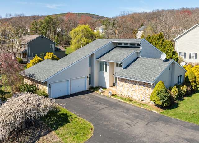 Property at 87 Lindsey Ave, Danville, PA 17821, 4 beds, 3.5 baths