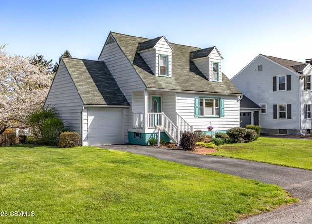 Property at 1044 Washington Ave, Lewisburg, PA 17837, 2 beds, 1.5 baths
