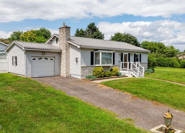 Property at 211 Columbia Ave, Bloomsburg, PA 17815, 2 beds, 2 baths