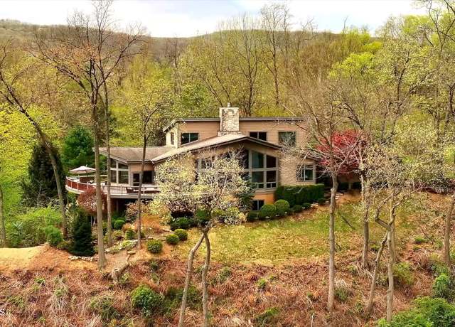 Property at 225 Moser Ln, Lewisburg, PA 17837, 4 beds, 3.5 baths