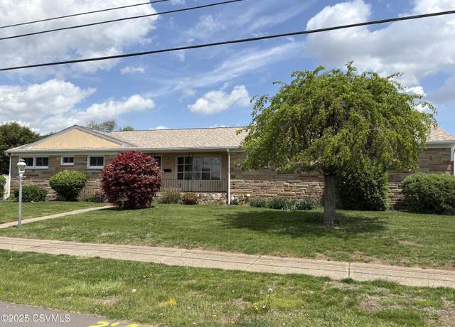 Property at 1400 Holly Dr, Berwick, PA 18603, 3 beds, 2 baths