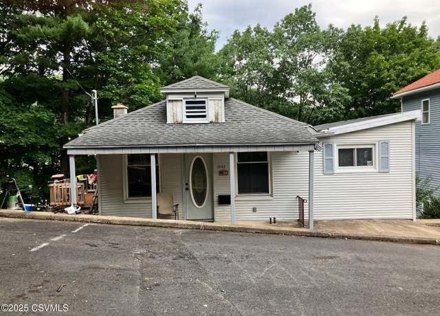 Property at 1035 W Chestnut St, Coal Township, PA 17866, 1 bed, 1 bath