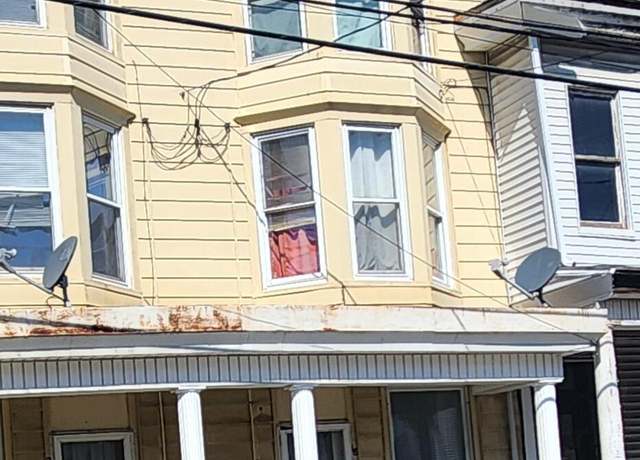 Property at 18 S Shamokin St, Shamokin, PA 17872, 5 beds, 1 bath