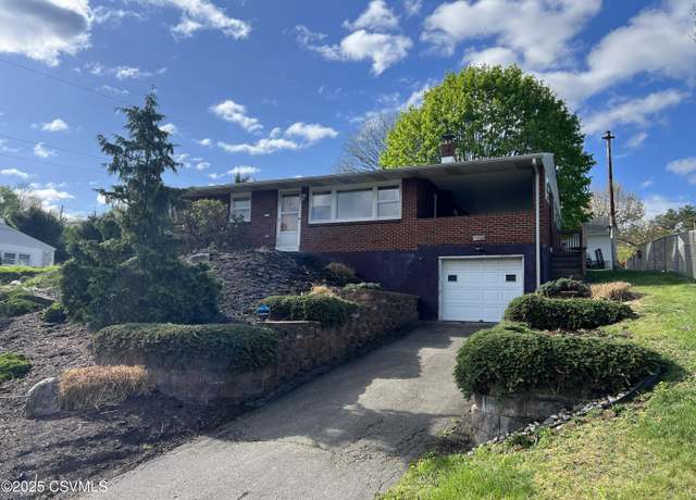 Property at 1704 W Mulberry St, Coal Township, PA 17866, 3 beds, 1.5 baths