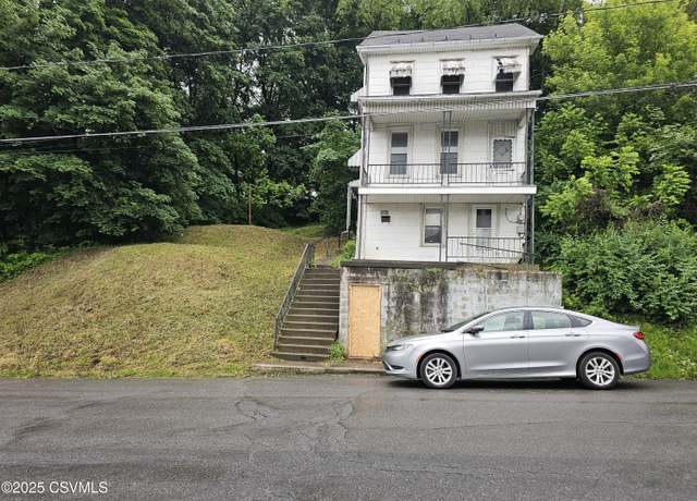 Property at 838 W Mulberry St, Coal Township, PA 17866, 3 beds, 1.5 baths