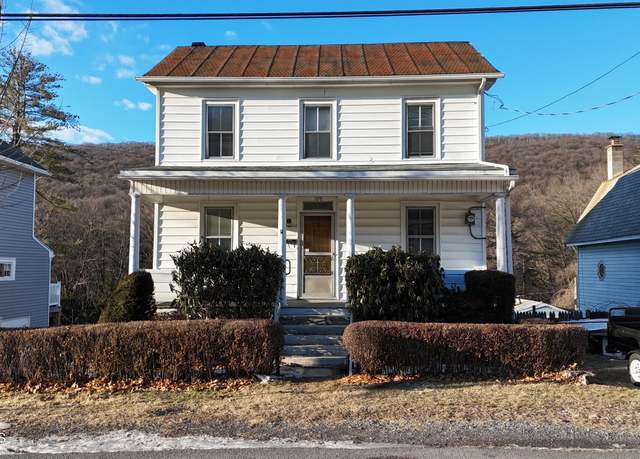 Property at 109 W Market St, Trevorton, PA 17881, 3 beds, 1.5 baths