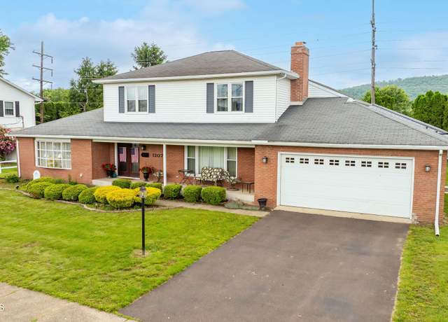 Property at 1207 E 5th St, Berwick, PA 18603, 5 beds, 3 baths