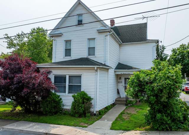Property at 207 E 9th St, Bloomsburg, PA 17815, 3 beds, 2.5 baths