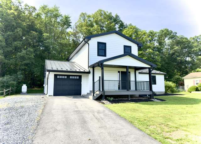 Property at 12 Fairland Dr, Danville, PA 17821, 4 beds, 3 baths