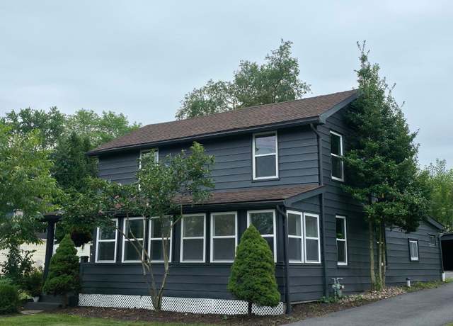 Property at 104 18th St, Selinsgrove, PA 17870, 2 beds, 2 baths
