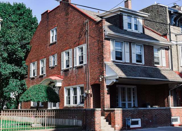 Property at 220 N Shamokin St, Shamokin, PA 17872, 5 beds, 1.5 baths