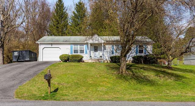 Photo of 511 Rolling Green Dr, Selinsgrove, PA 17870