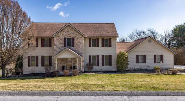 Photo of 556 Equestrian Ln, Lewisburg, PA 17837