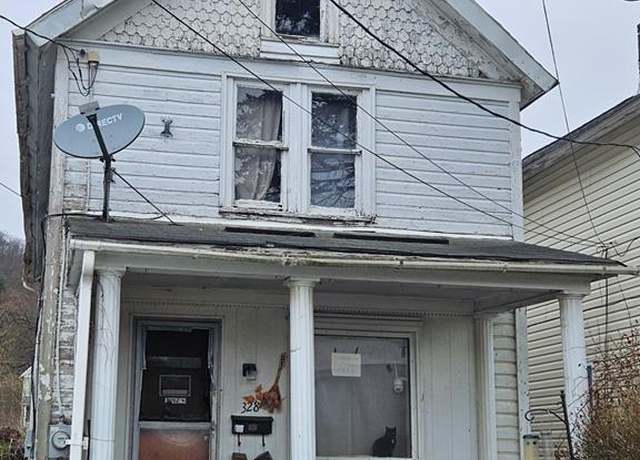Property at 328 Grant St, Franklin, PA 16323, 4 beds, 1 bath