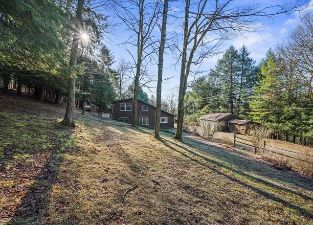 Property at 524 Buckley Rd, Pittsfield, PA 16340, 5 beds, 1.5 baths