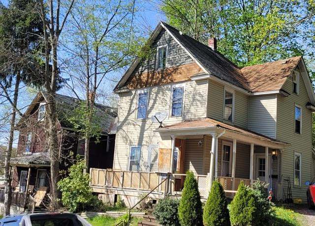 Property at 605 Cornplanter Ave, Oil City, PA 16301, 2 beds, 1.5 baths