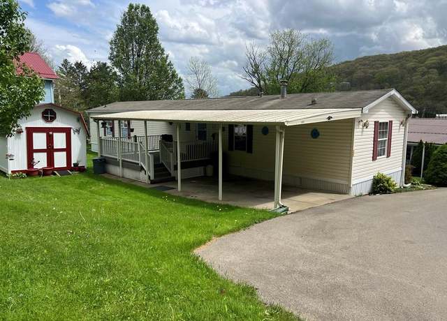 Property at 674 Grant St. Lot 30 St, Franklin, PA 16323, 2 beds, 2 baths