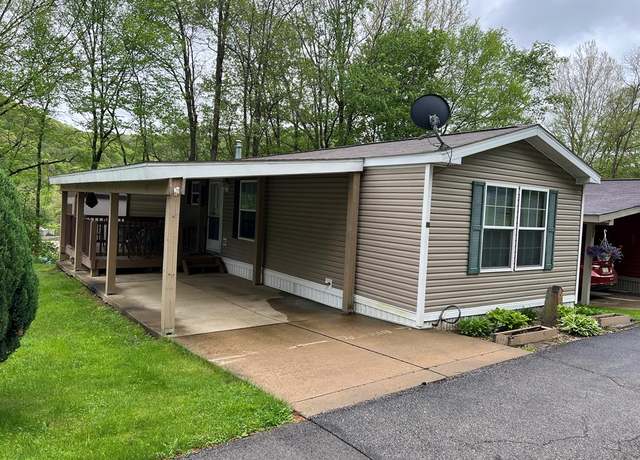 Property at 674 Grant St. Lot 97 St, Franklin, PA 16323, 2 beds, 1.5 baths