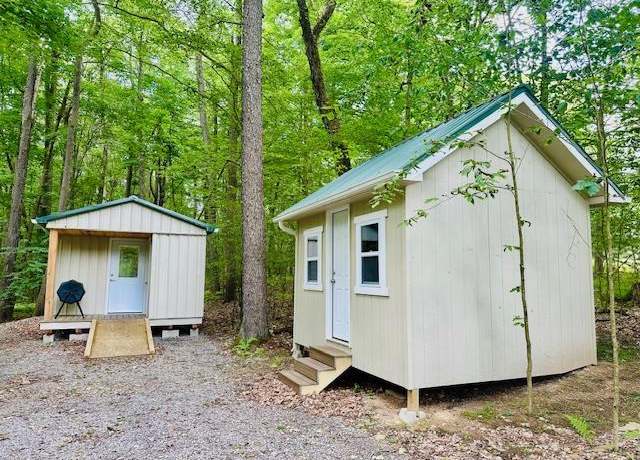 Property at 400 Cougar Ln, Leeper, PA 16233, 1 bed, 1 bath